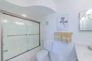 6083 Bahia Del Mar Cir, Saint Petersburg, FL 33715 - Photo 14