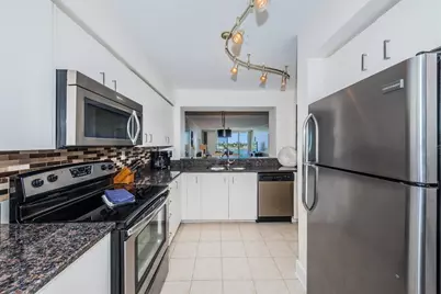 6083 Bahia Del Mar Circle #460, Saint Petersburg, FL 33715 - Photo 4