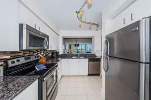 6083 Bahia Del Mar Cir, Saint Petersburg, FL 33715 - Photo 4