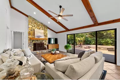 2525 Laurelwood Lane, Valrico, FL 33596 - Photo 6