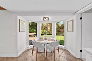 2525 Laurelwood Ln, Valrico, FL 33596 - Photo 10