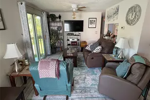 129 Camphor Cir, Oldsmar, FL 34677 - Photo 2