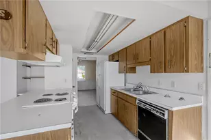 3717 Southview Dr, Brandon, FL 33511 - Photo 2