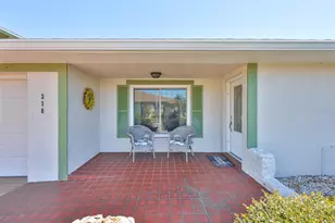 318 Fairside Ct, Sun City Center, FL 33573 - Photo 2