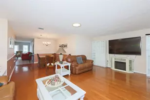 318 Fairside Ct, Sun City Center, FL 33573 - Photo 4