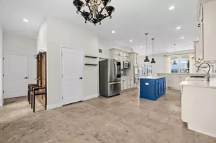 2327 4th Ave N, Saint Petersburg, FL 33713 - Photo 8