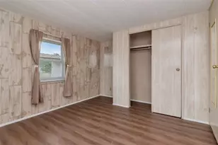 38147 Huff Dr, Zephyrhills, FL 33542 - Photo 16