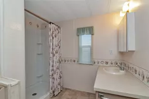 38147 Huff Dr, Zephyrhills, FL 33542 - Photo 18