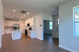 131 Kings Dr, Rotonda West, FL 33947 - Photo 10