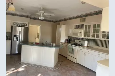 6823 Greenbrier Drive, Seminole, FL 33777 - Photo 10