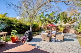 209 35th Ave N, Saint Petersburg, FL 33704 - Photo 4