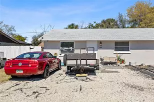 1015-1017 58th Ave Dr E, Bradenton, FL 34203 - Photo 2