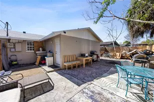 1015-1017 58th Ave Dr E, Bradenton, FL 34203 - Photo 20