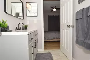 8653 Fancy Finch Dr, Tampa, FL 33614 - Photo 30