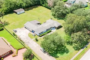 1700 S Miller Rd, Valrico, FL 33594 - Photo 1