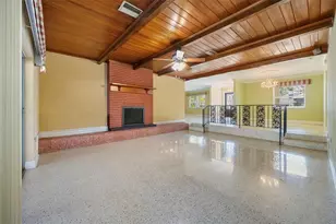 3909 Hudson Ln, Tampa, FL 33618 - Photo 8