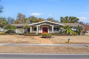 3909 Hudson Ln, Tampa, FL 33618 - Photo 2