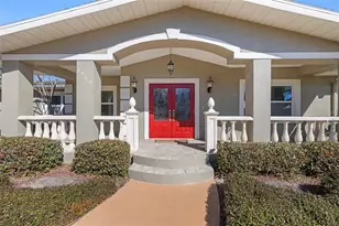 3909 Hudson Ln, Tampa, FL 33618 - Photo 4