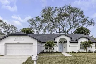 2617 Bellhurst Dr, Dunedin, FL 34698 - Photo 2