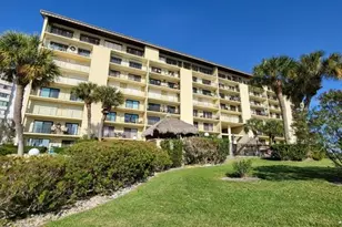 650 Island Way, Clearwater Beach, FL 33767 - Photo 18