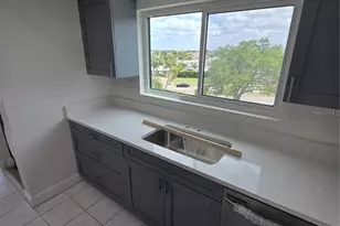 650 Island Way, Clearwater Beach, FL 33767 - Photo 4