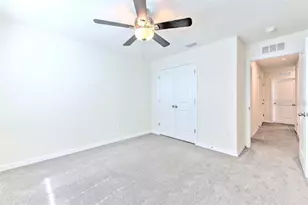 2785 Gardiner Ln, Zephyrhills, FL 33541 - Photo 14