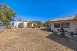 1225 NE 2nd St, Crystal River, FL 34429 - Photo 6