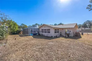 1225 NE 2nd St, Crystal River, FL 34429 - Photo 8