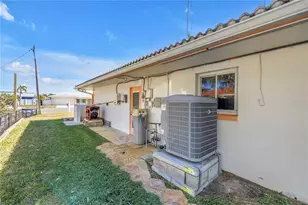 12520 4th St E, Treasure Island, FL 33706 - Photo 18