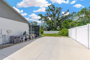 10811 Providence Oaks Dr, Riverview, FL 33578 - Photo 4