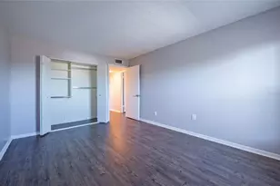 225 Country Club Dr, Largo, FL 33771 - Photo 24