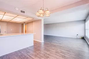 225 Country Club Dr, Largo, FL 33771 - Photo 10