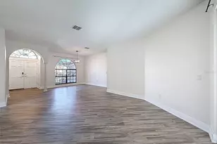 10006 Vista Pointe Dr, Tampa, FL 33635 - Photo 8