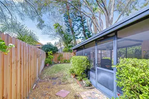 12722 Dunhill Dr, Tampa, FL 33624 - Photo 20