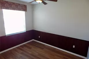 5632 Autumn Shire Dr, Zephyrhills, FL 33541 - Photo 16