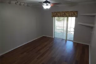 5632 Autumn Shire Dr, Zephyrhills, FL 33541 - Photo 12