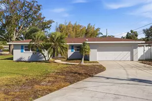 7891 1st St NE, Saint Petersburg, FL 33702 - Photo 1