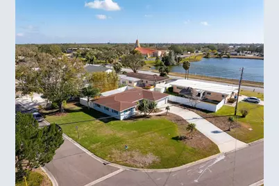 7891 1st Street NE, Saint Petersburg, FL 33702 - Photo 2