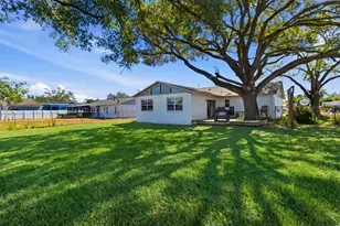 404 King Louis Ct, Seffner, FL 33584 - Photo 32