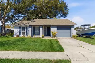 404 King Louis Ct, Seffner, FL 33584 - Photo 4