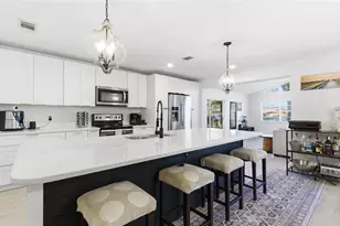 404 King Louis Ct, Seffner, FL 33584 - Photo 10