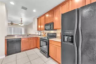 8509 Trail Wind Dr, Tampa, FL 33647 - Photo 10