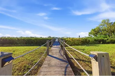 670 Sunset Drive S, Saint Petersburg, FL 33707 - Photo 54