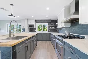 670 Sunset Dr S, Saint Petersburg, FL 33707 - Photo 20