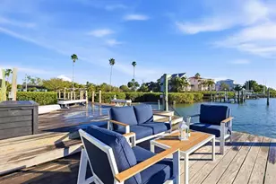 670 Sunset Dr S, Saint Petersburg, FL 33707 - Photo 58