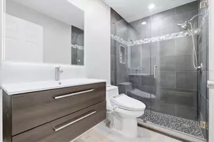 670 Sunset Dr S, Saint Petersburg, FL 33707 - Photo 34