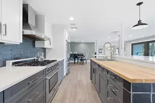 670 Sunset Dr S, Saint Petersburg, FL 33707 - Photo 18