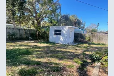 7242 Lynnwood Avenue N, Saint Petersburg, FL 33710 - Photo 18