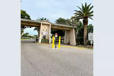 10032 65th Avenue N #17, Saint Petersburg, FL 33708 - Photo 4