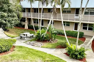 10032 65th Ave N, Saint Petersburg, FL 33708 - Photo 1